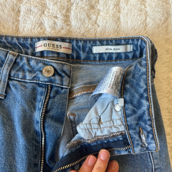 Guess women’s jeans - Picture 3 of 4